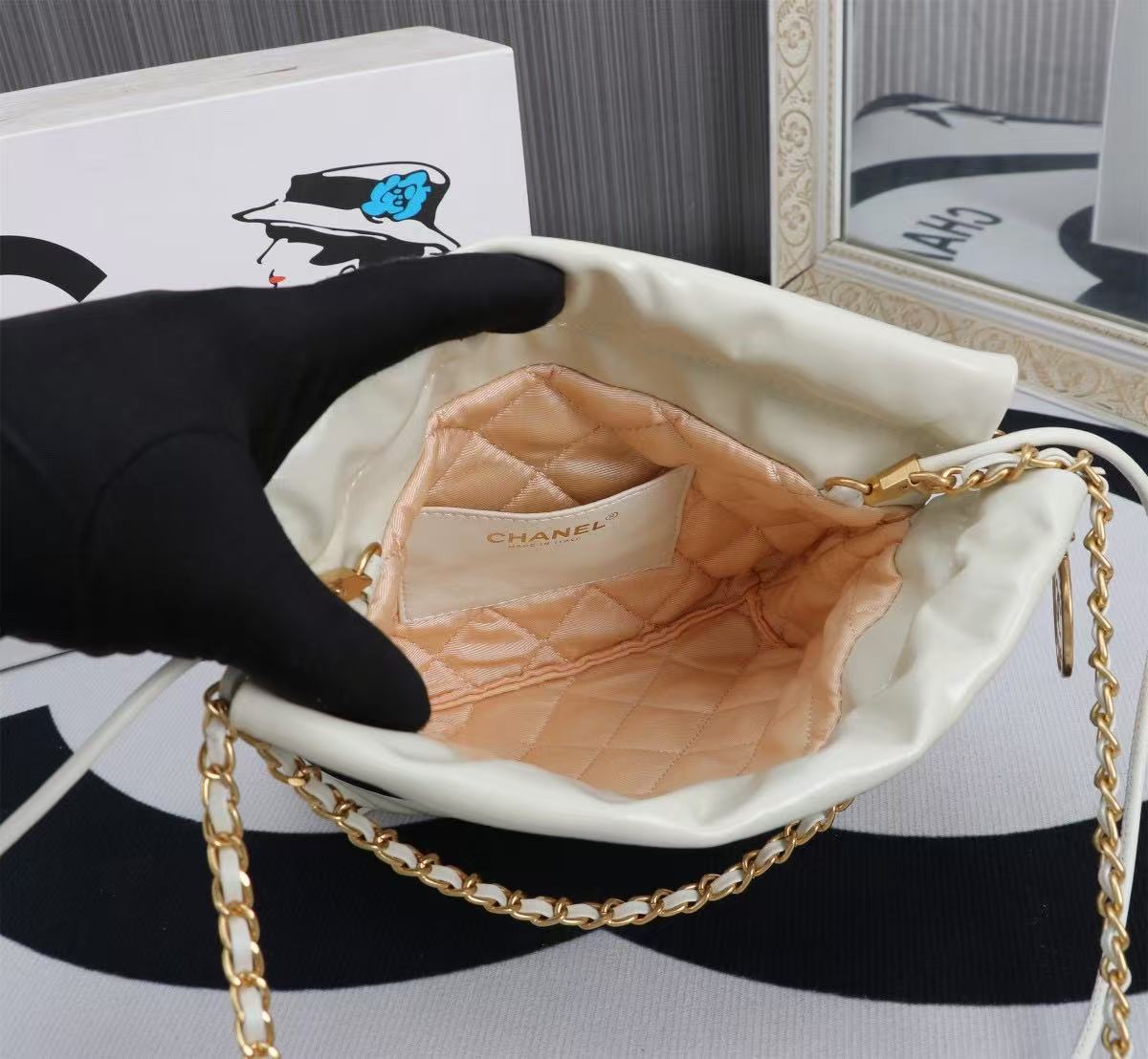 Chanel chain bag shoulder bag