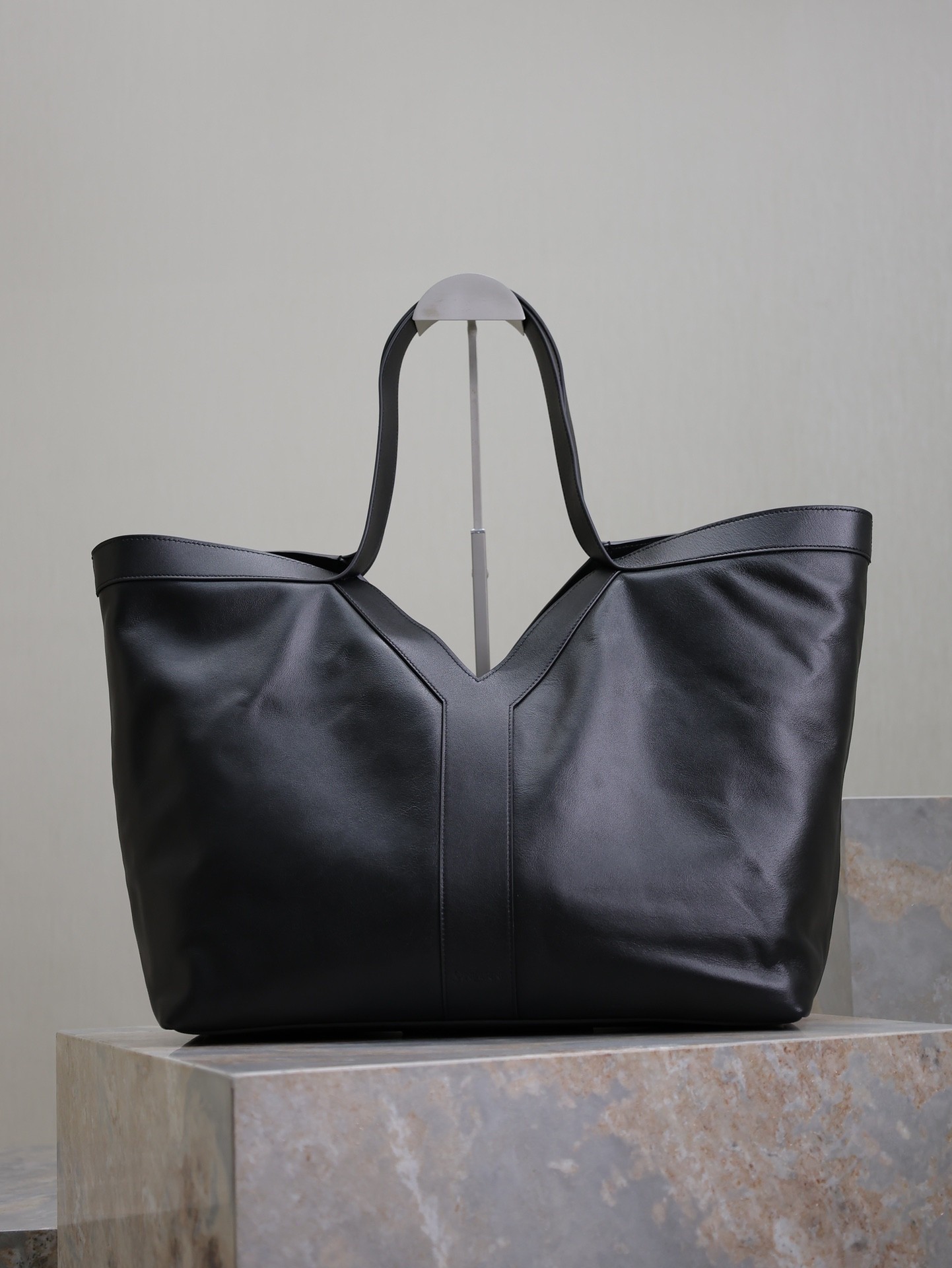 Saint Laurent Y leather tote bag