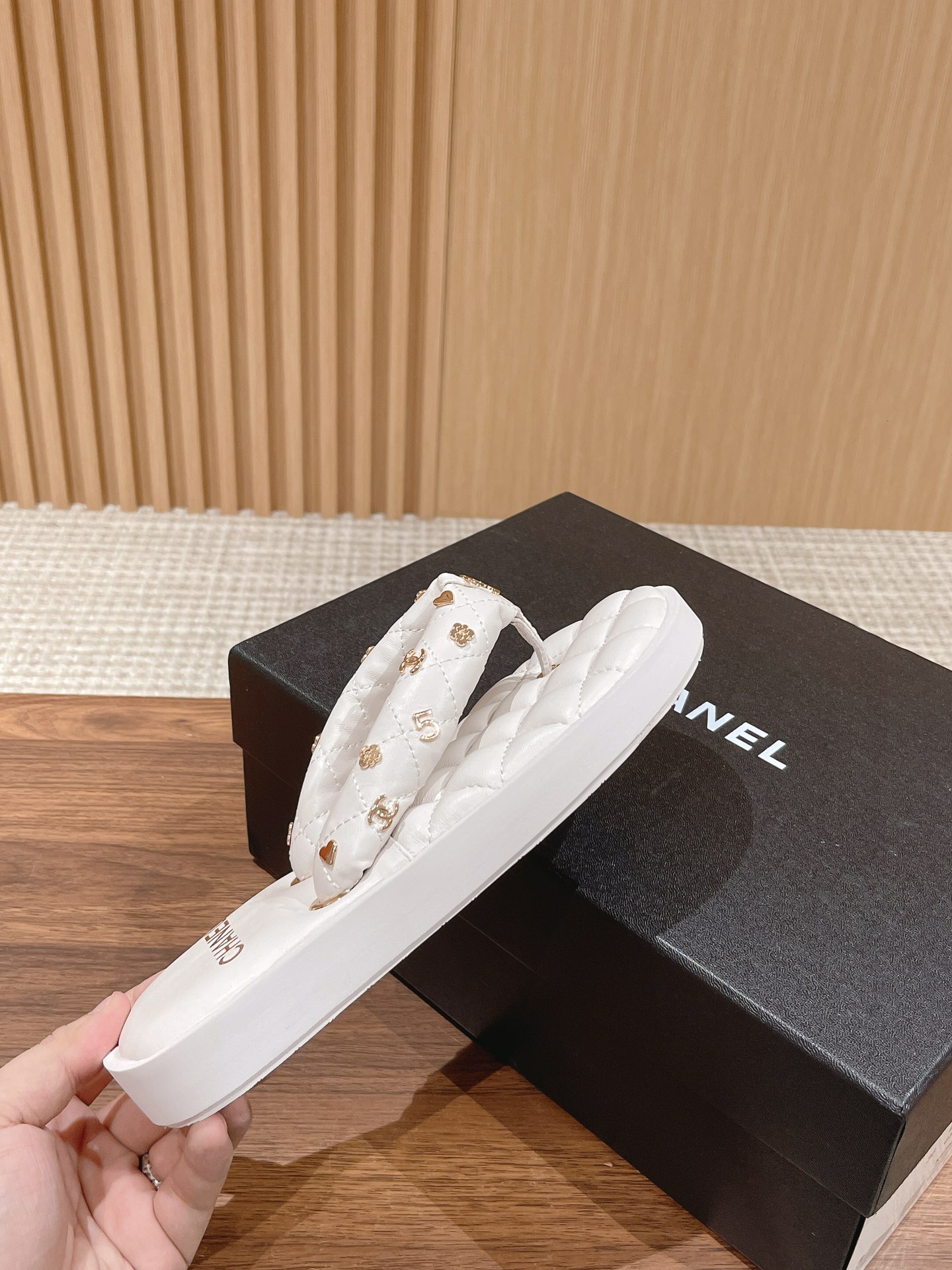 Chanel 2023 Early Spring New Slippers
