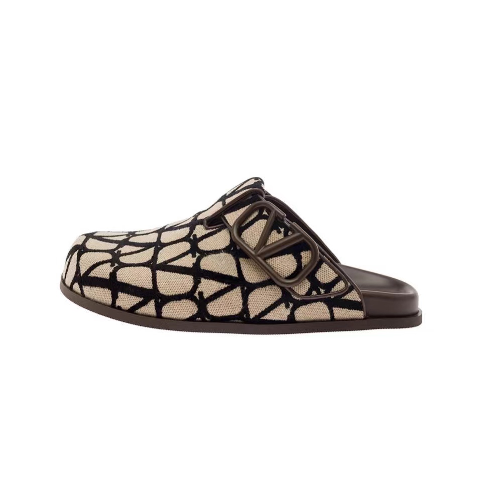 Valentino Leather Wear Stylish Flip-Flops  Slide Sandal