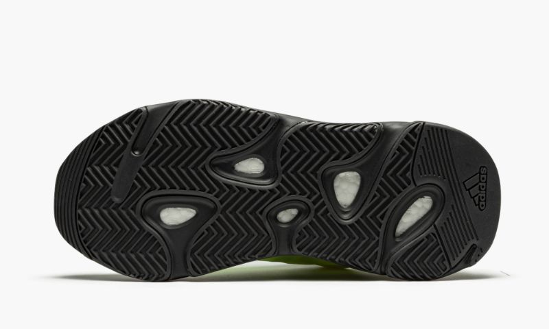 Yeezys Boost 700 MNVN “Phosphor”