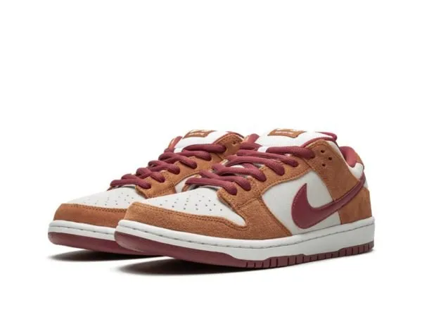 Dunk SB Low Pro “Russet Cedar”