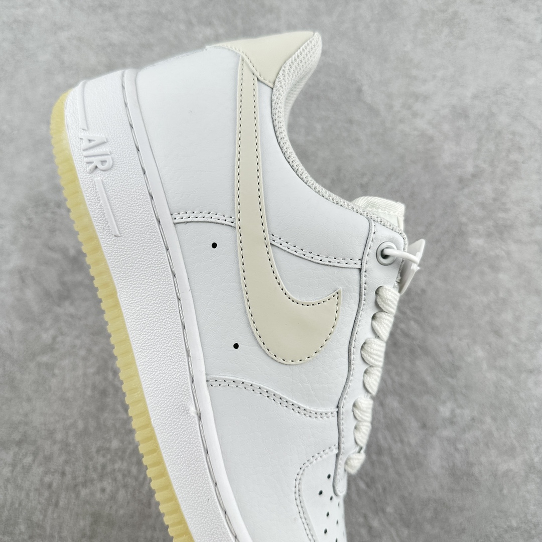 Nike Air Force White Biege