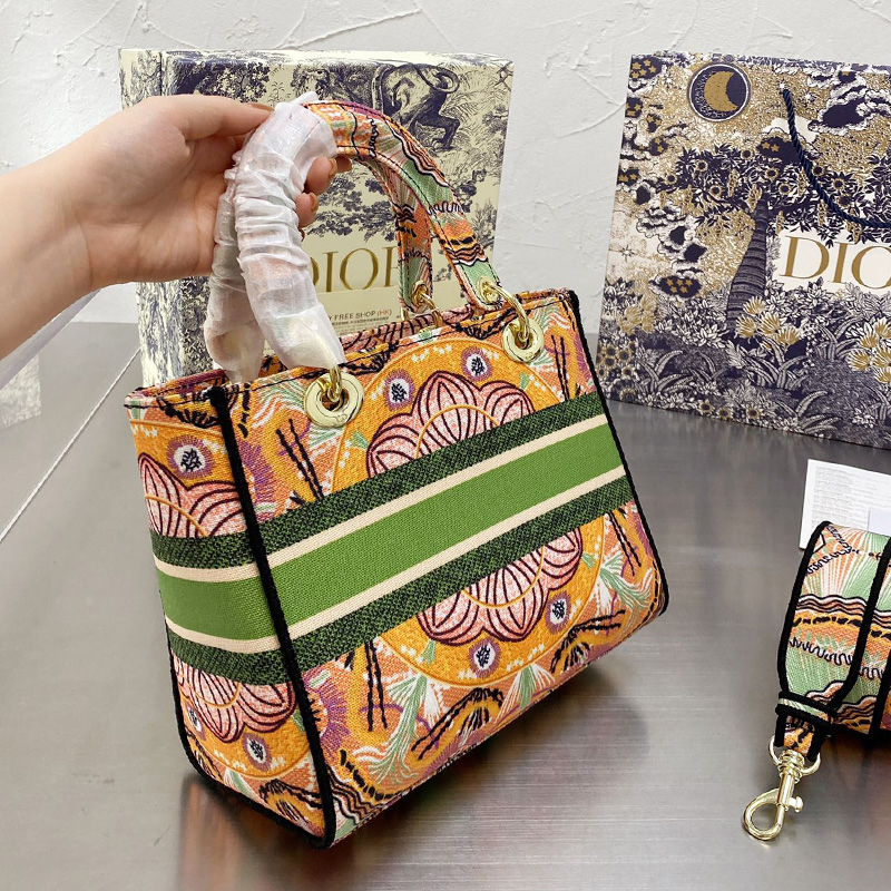 Dior The LADY D-LITE Bag  AAA Quality