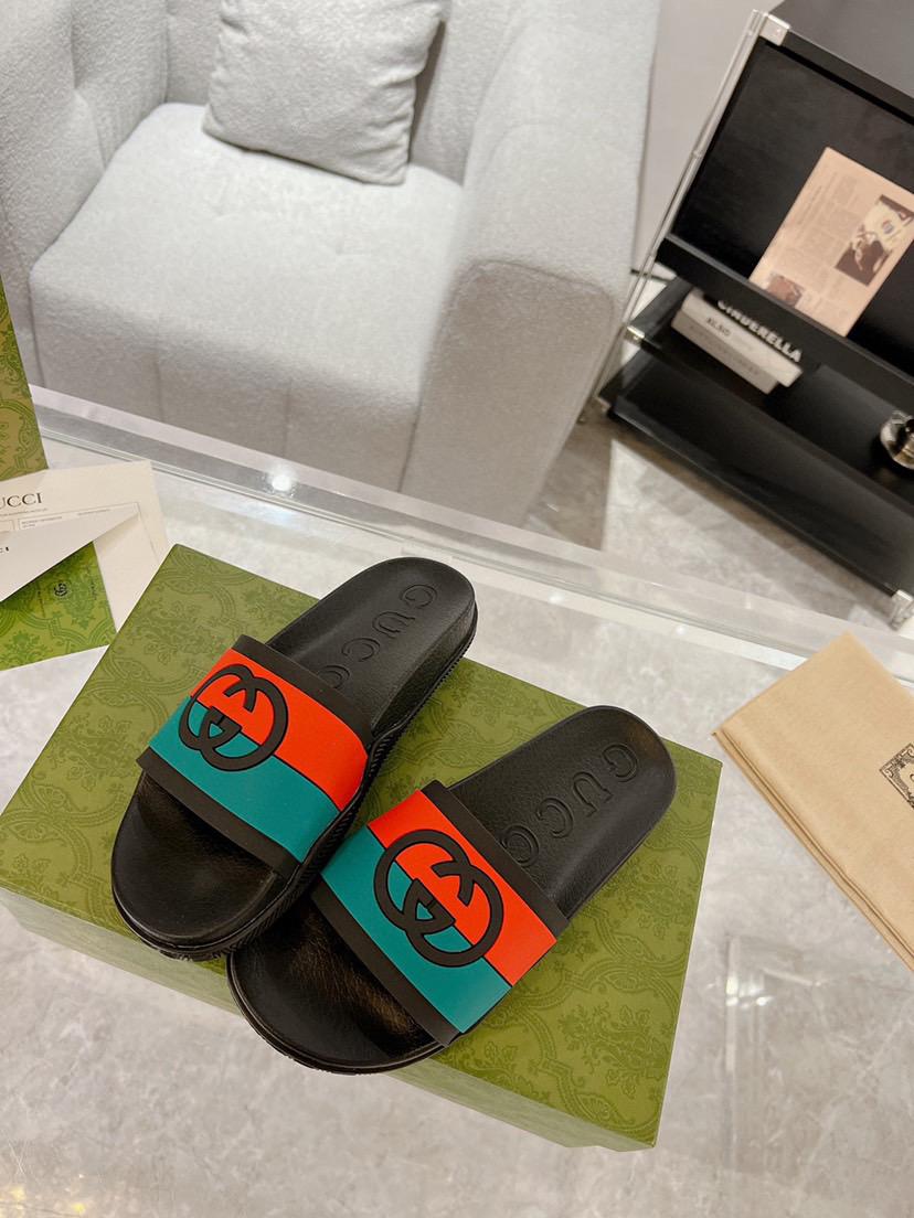 GUCCI slippers