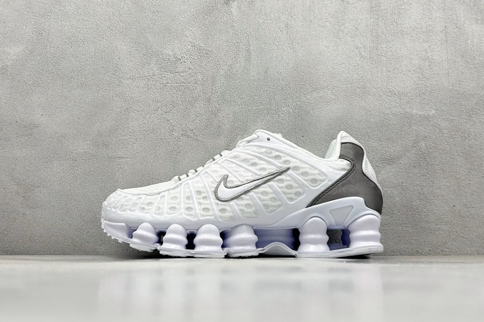 Nike Shox TL Nike Sneakers