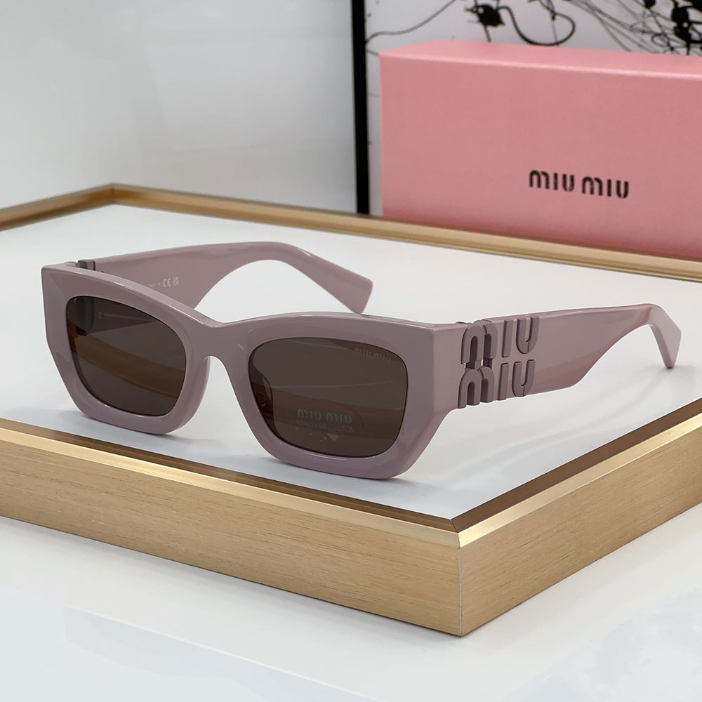 MIU MIU Cat eye Sunglasses Top quality
