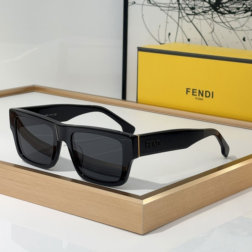 Fendi  Square Plate Sunglasses Top quality