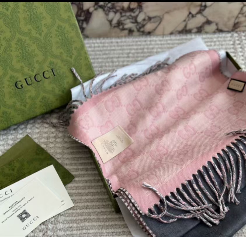 Gucci wool scarf