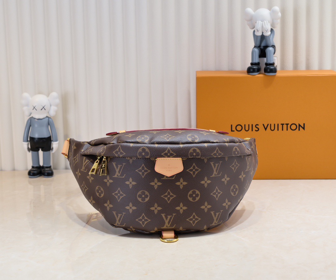 Louis Vuitton Classic Fanny Pack