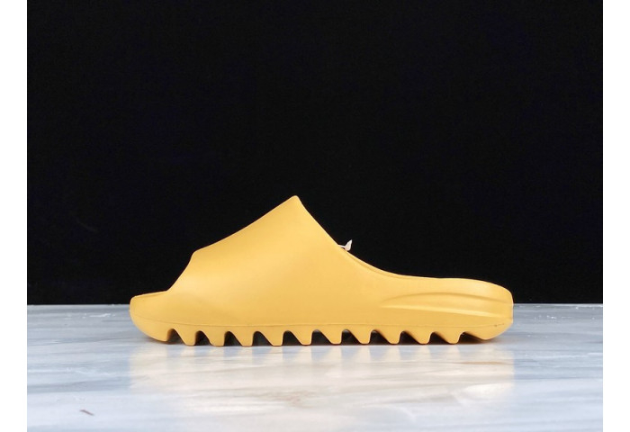 Yeezy Slide Desert Sand FW6344