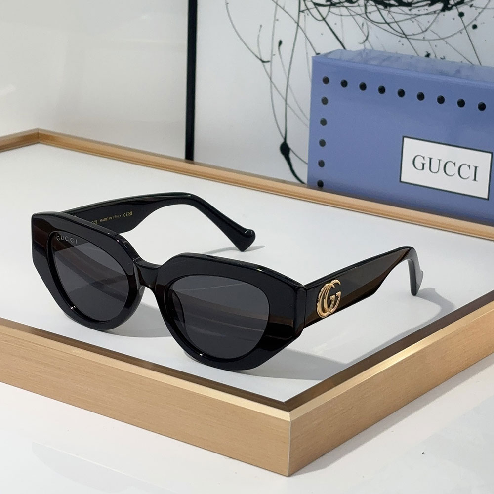 Gucci The legs are Decorated With the Signature Double G sunglasses Top quality