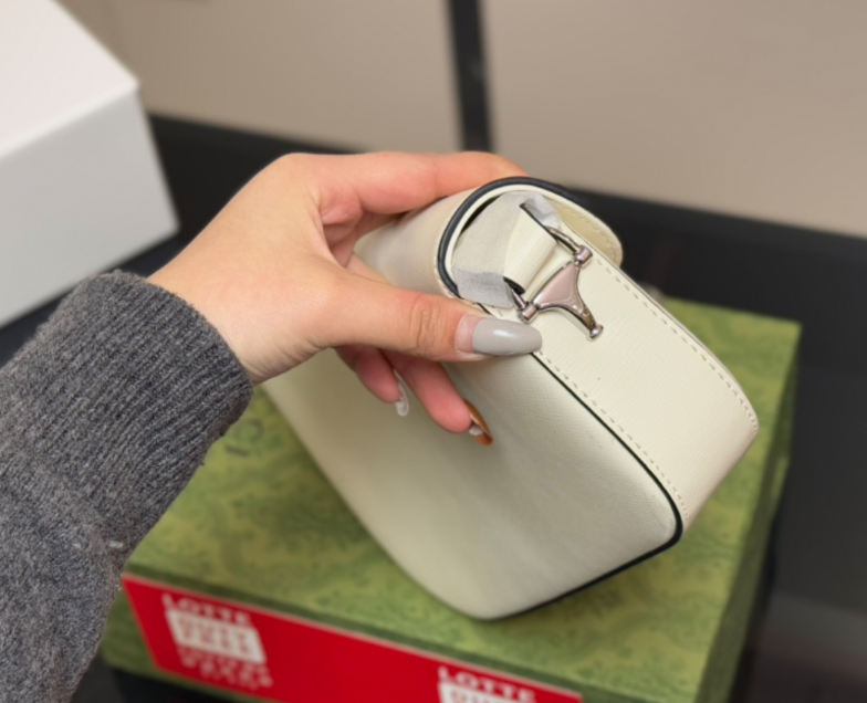 GUCCI New White Underarm Bag