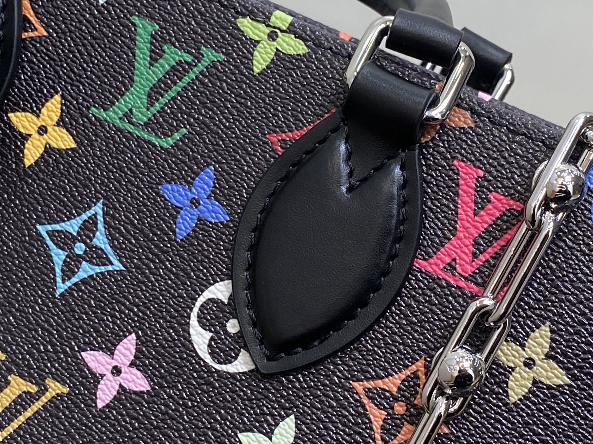 Louis Vuitton x TM ONTHEGO EAST WEST CHAIN ​​Handbag