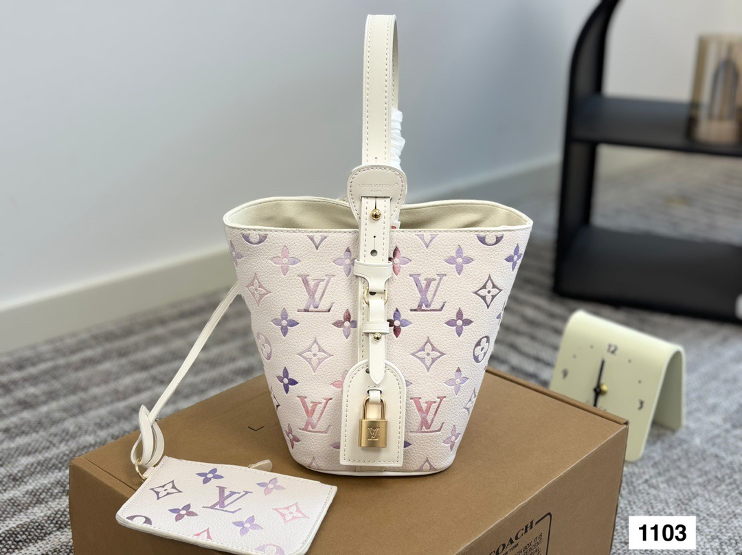 Louis Vuitton new bucket bag M25673