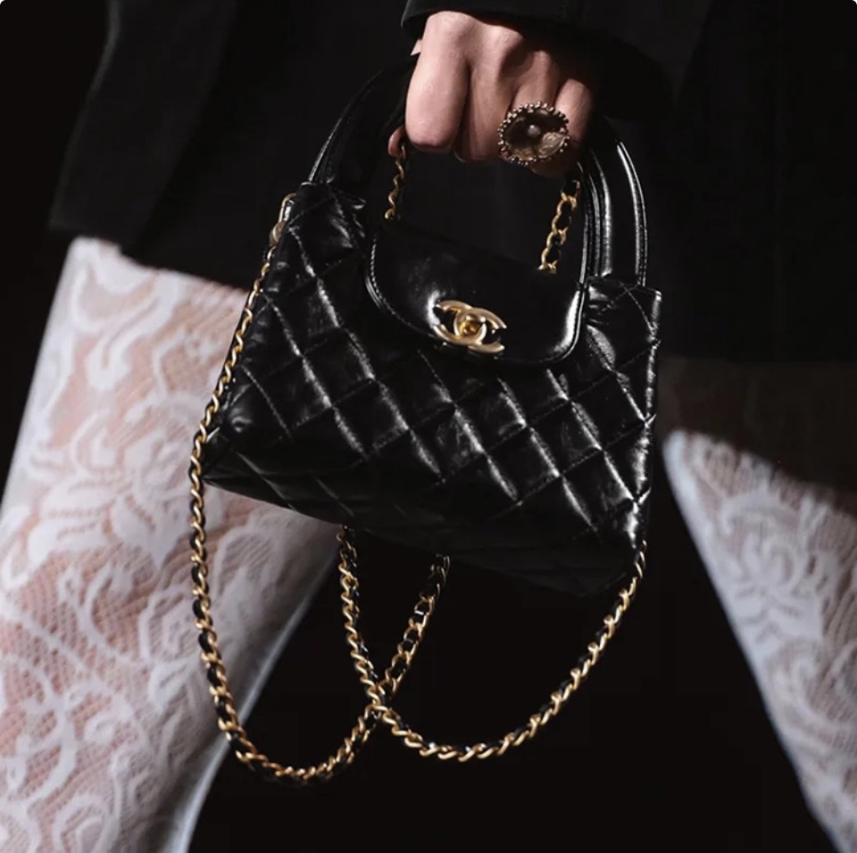 Chanel 23K Kelly Chain Handle Calfskin Handbag