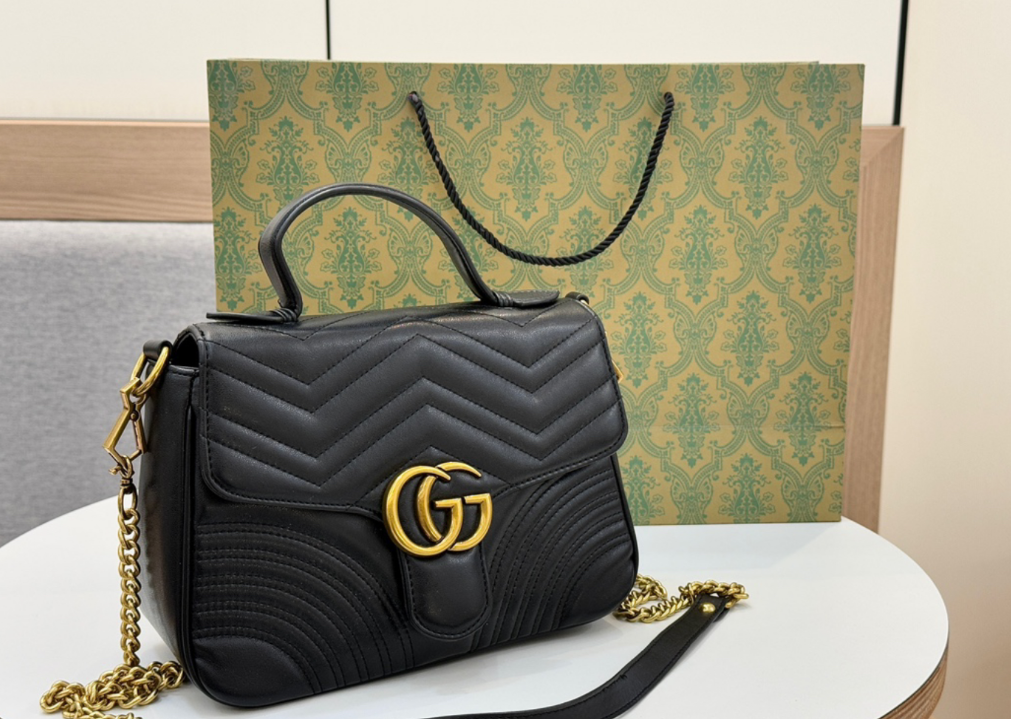 GUCCI Black Warrior Handheld Postman Bag