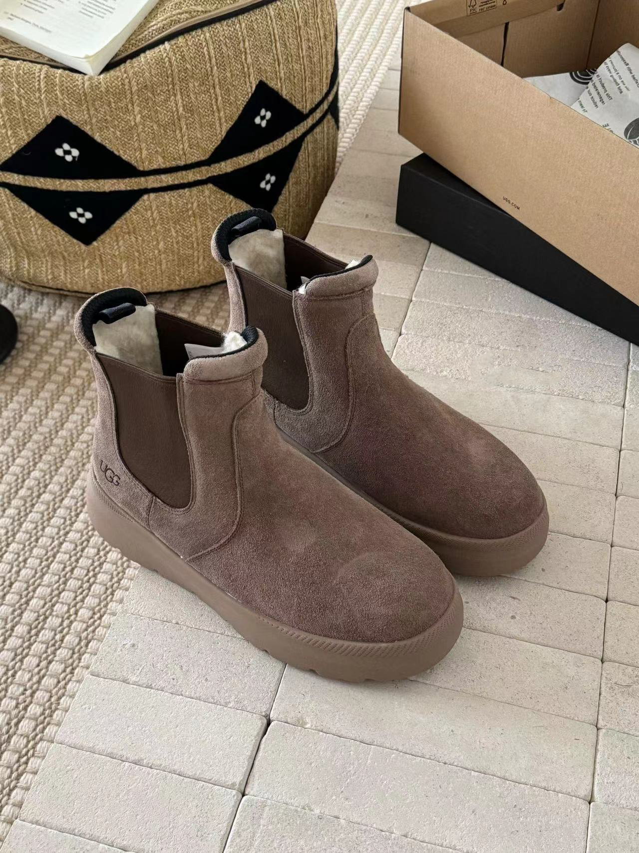 UGG Burleigh Chelsea Boots