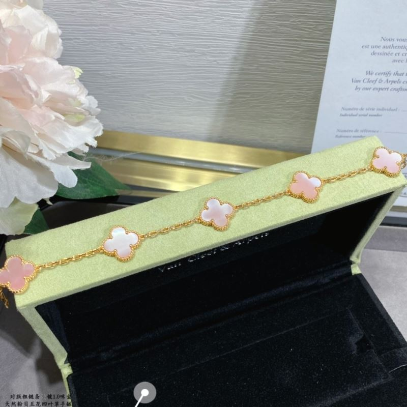 Van Cleef & Arpels Vca Gradient Pink Bracelet Jewelry
