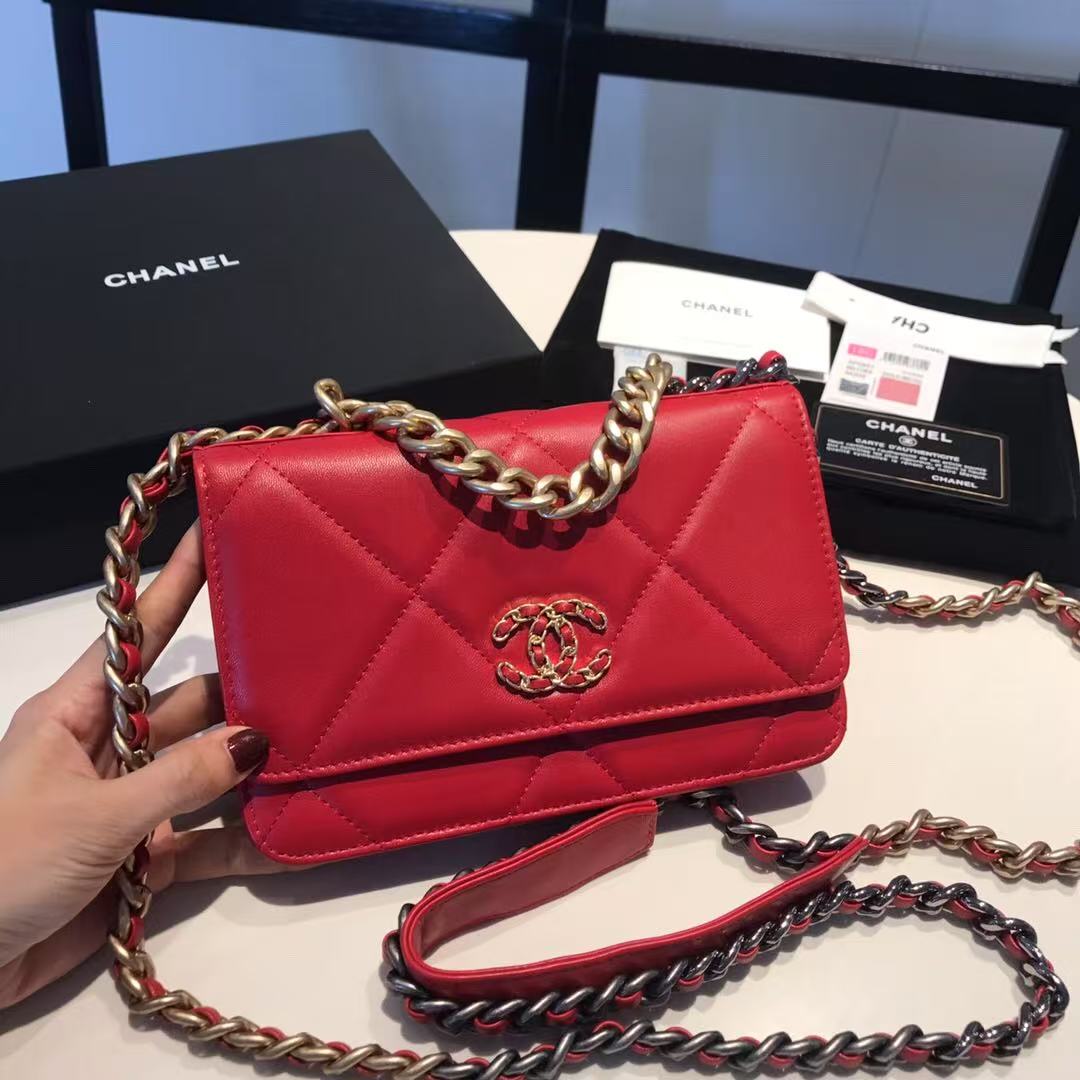 Chanel 19 bag woc chain bag