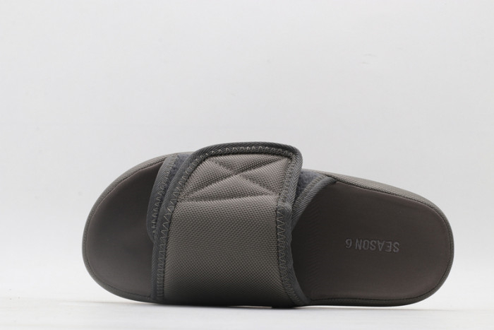 Yeezy Slide 5