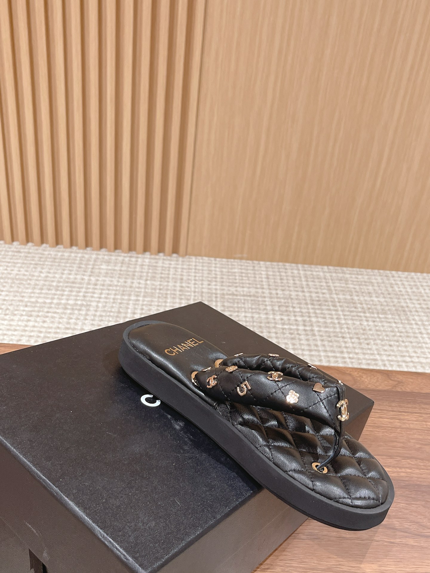 Chanel 2023 Early Spring New Slippers