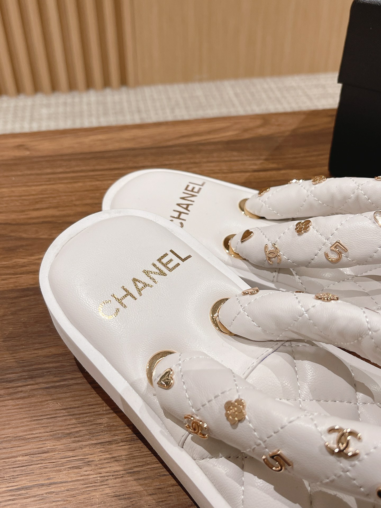 Chanel 2023 Early Spring New Slippers