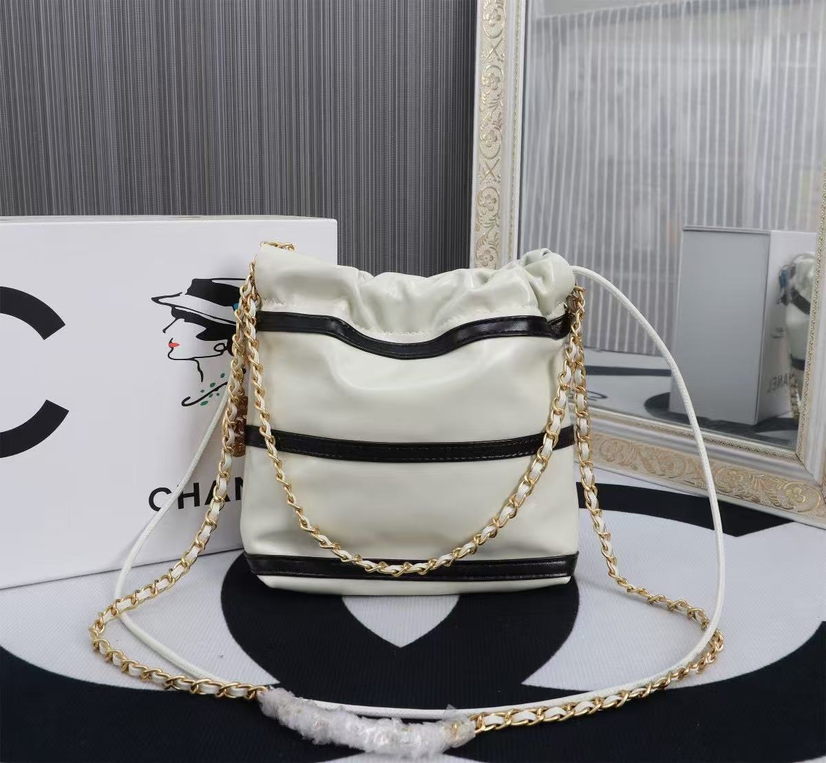 Chanel chain bag shoulder bag