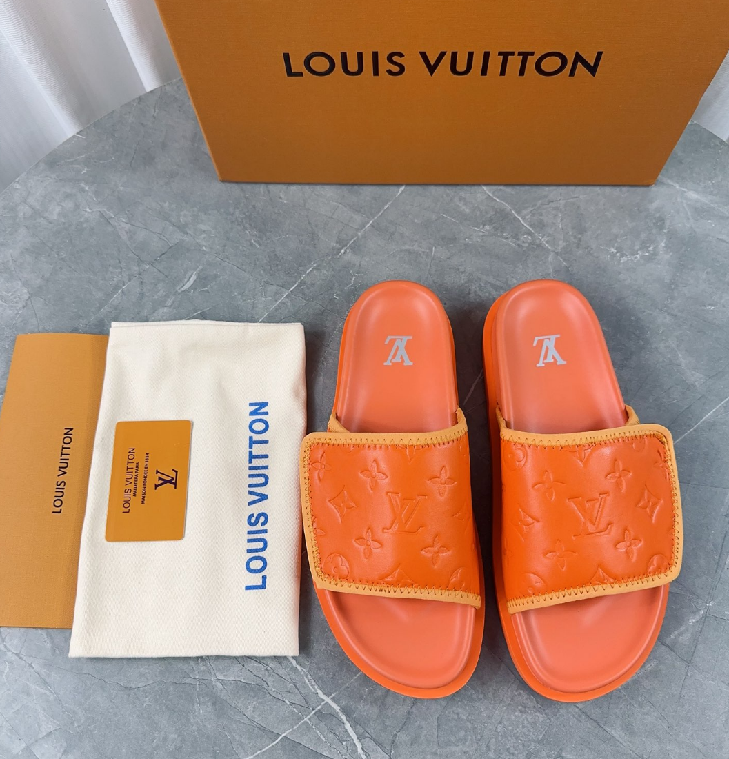 Louis Vuitton Spring and summer new fashionable and beautiful retro orange slippers