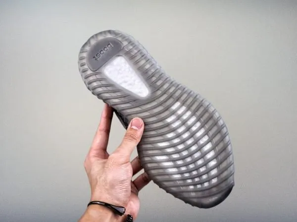 Yeezy350 Boost V2 Beluga 2.0