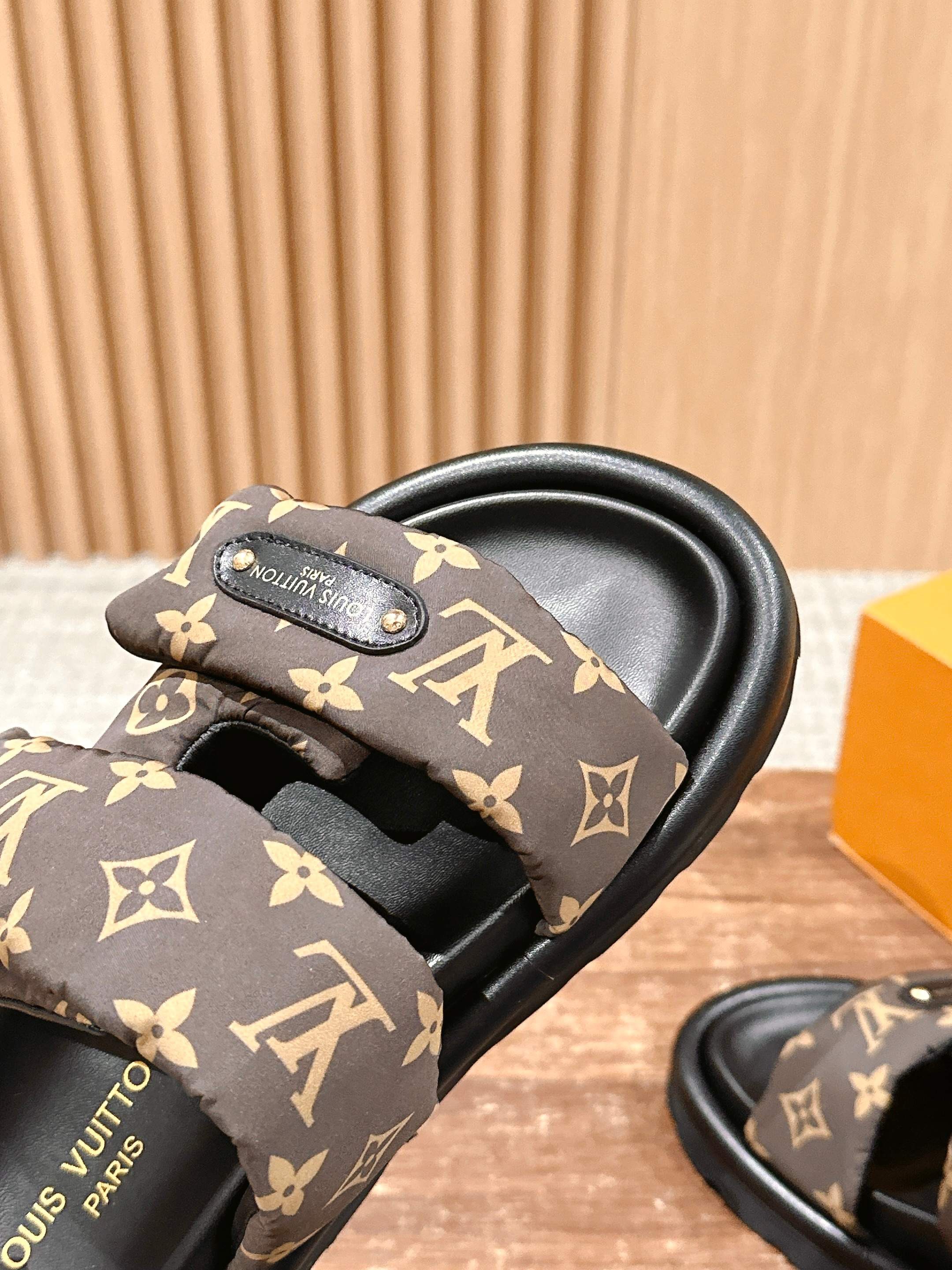 Louis Vuitton new women's slippers
