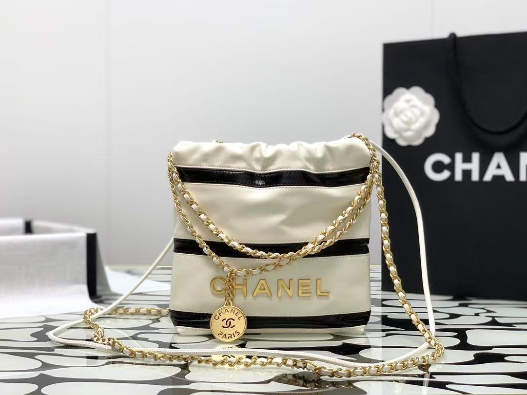 Chanel chain bag shoulder bag