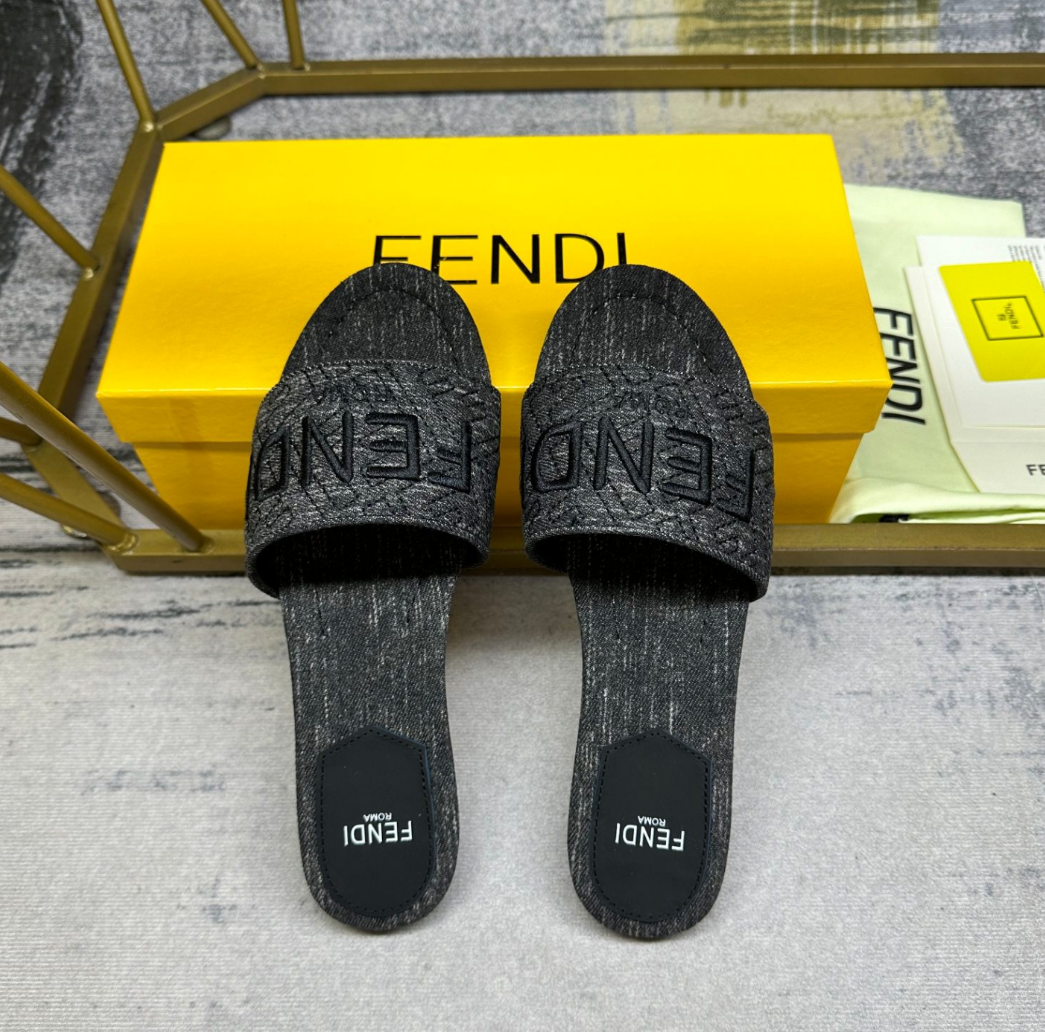 Fendi's new wide decorative striped flat canvas slippers