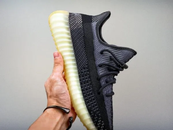 Yeezy350 Boost V2 “Carbon”
