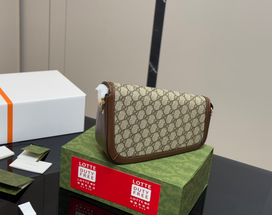 GUCCI New Brown Underarm Bag