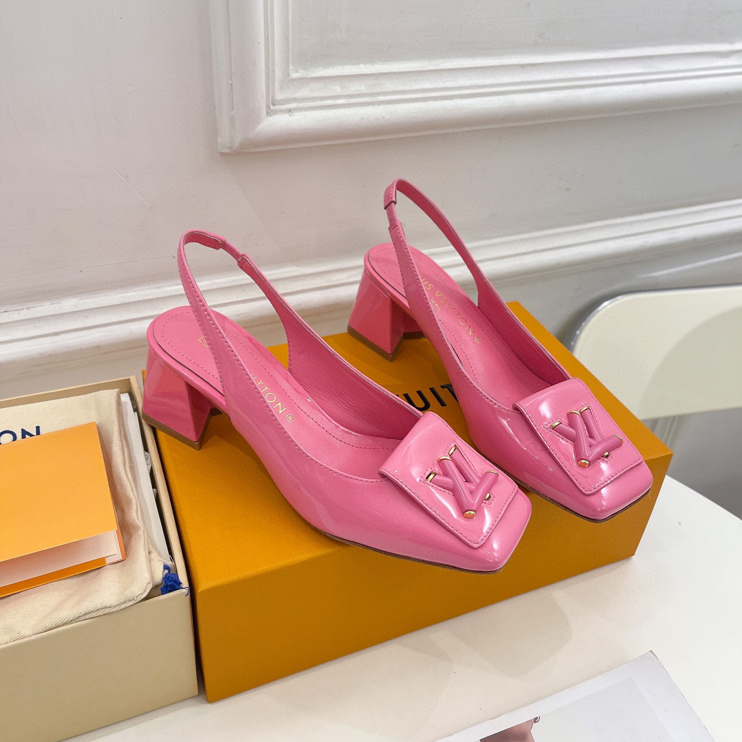 Louis Vuitton LV Half a Pack of Horseshoe Heels Slide Sandal