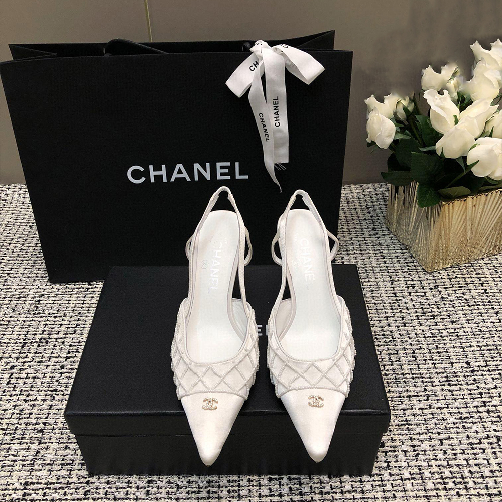 CHANEL Vintage Double C Pointed Toe Heels