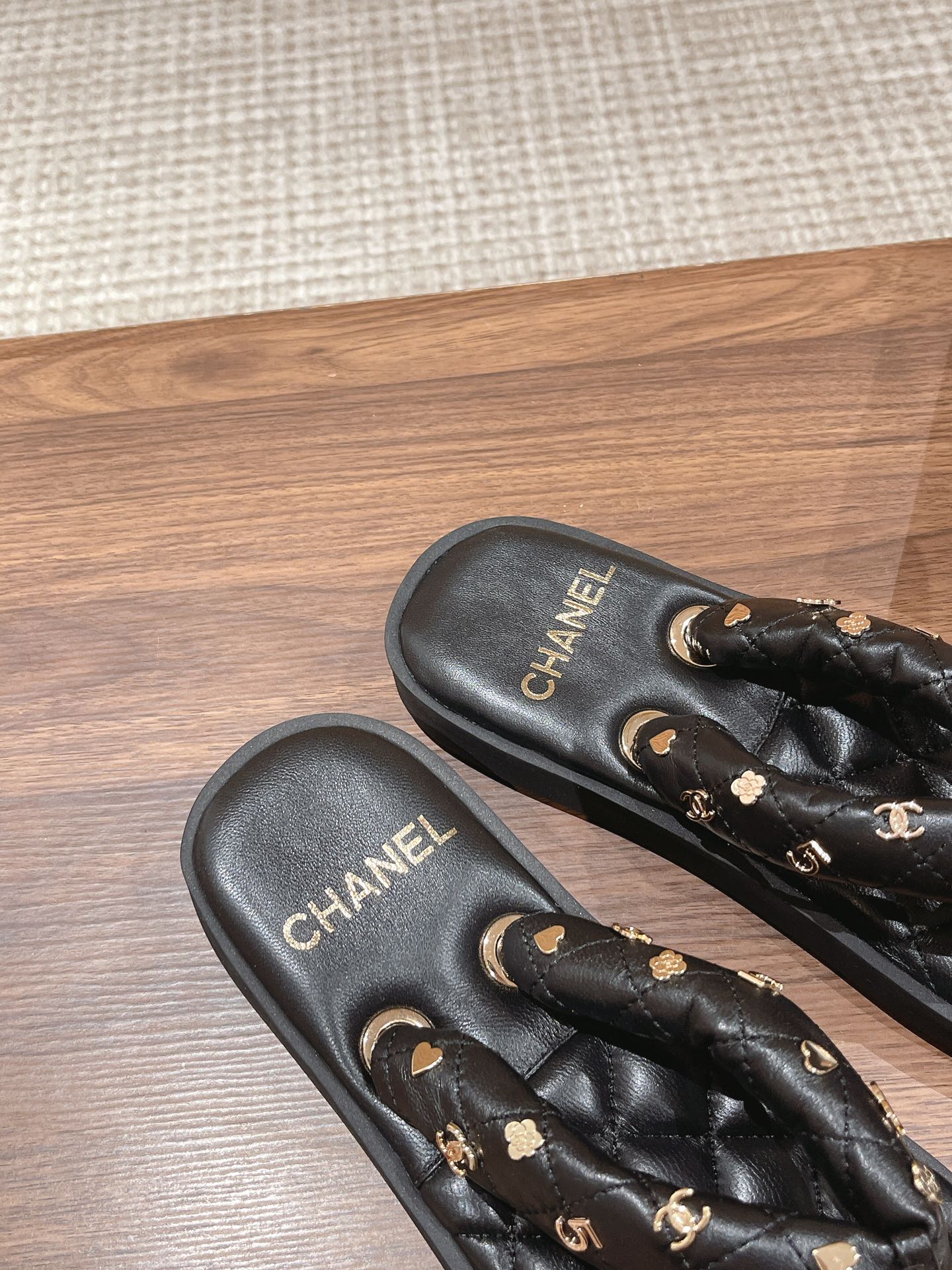 Chanel 2023 Early Spring New Slippers