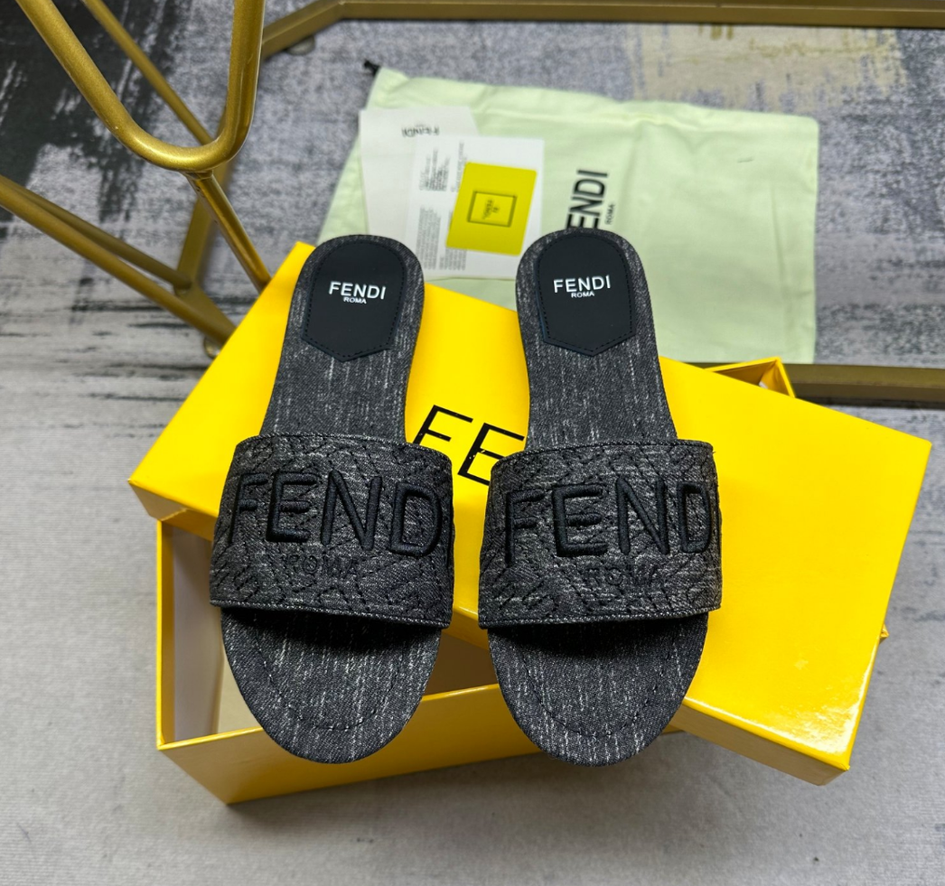 Fendi's new wide decorative striped flat canvas slippers