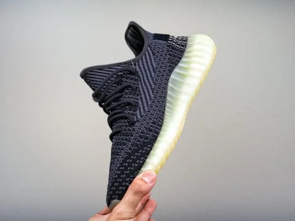 Yeezy350 Boost V2 “Carbon”