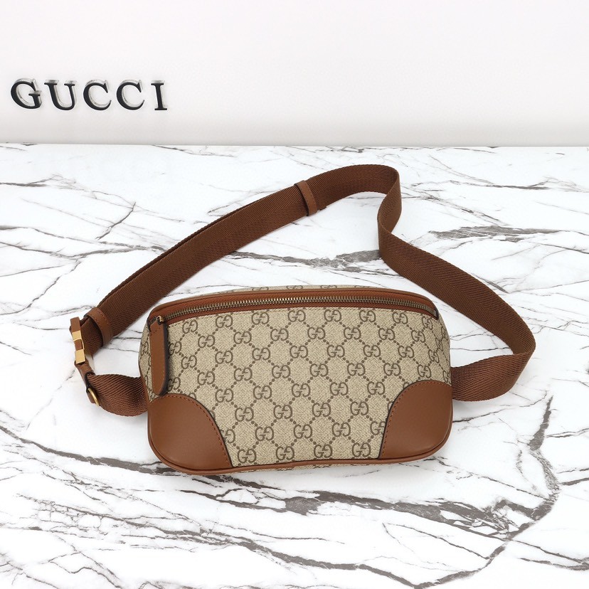 GUCCI Emblem GG medium belt bag