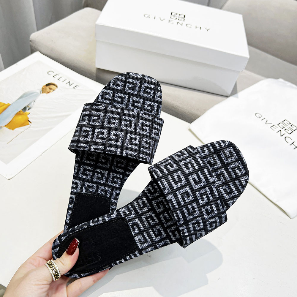 Givenchy Comfortable Flat Flip-flops Slide Sandal