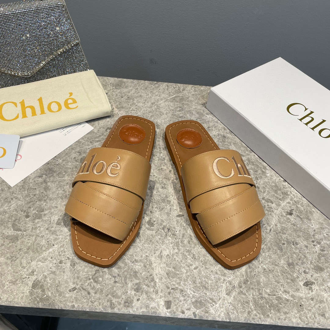 Chloe Leather Logo Embroidery Shoes Sandal