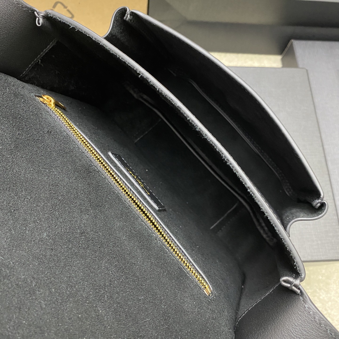 Saint Laurent  YSL NIKI Besace leather bag