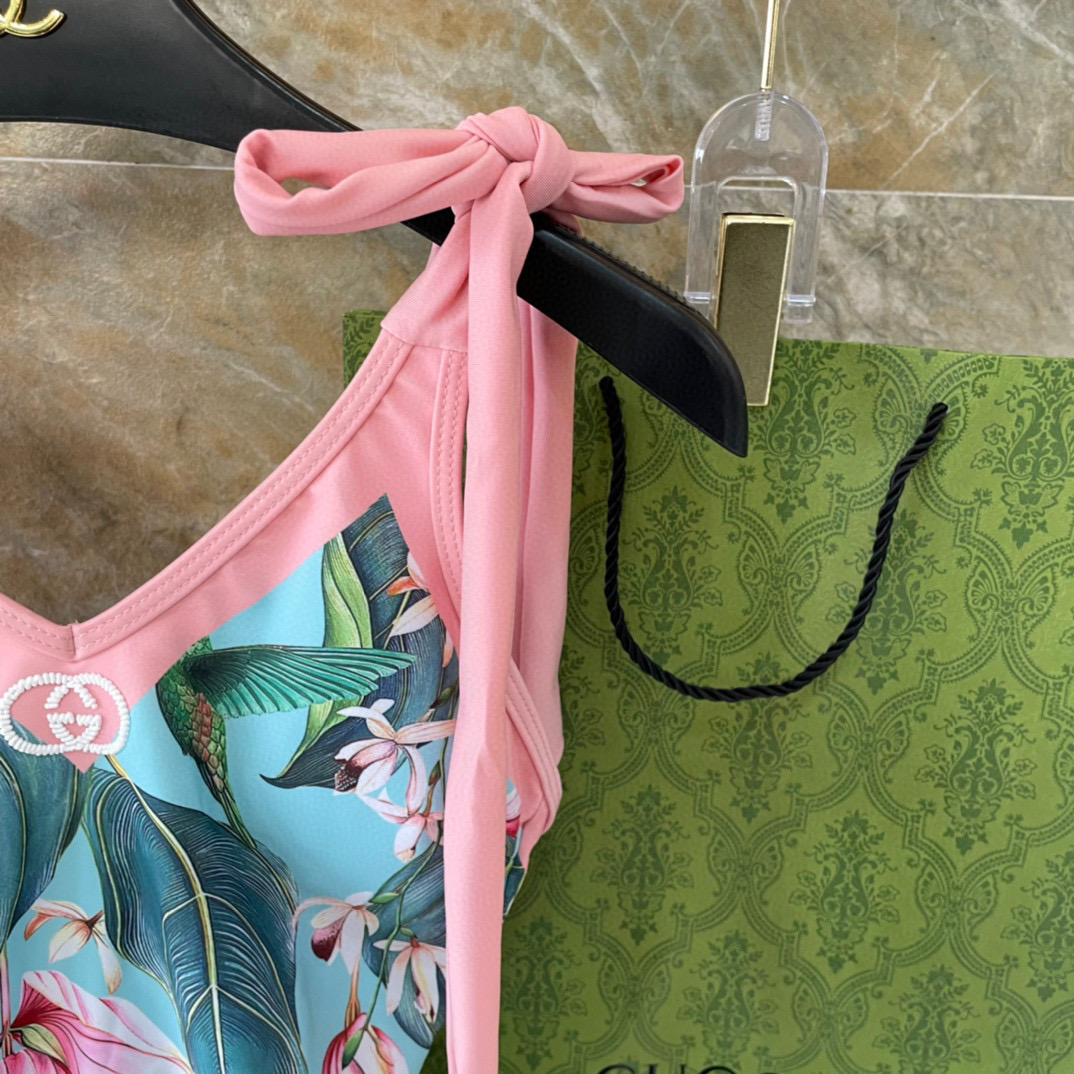 Gucci's new two-piece swimsuit set Swimsuit Swimwear