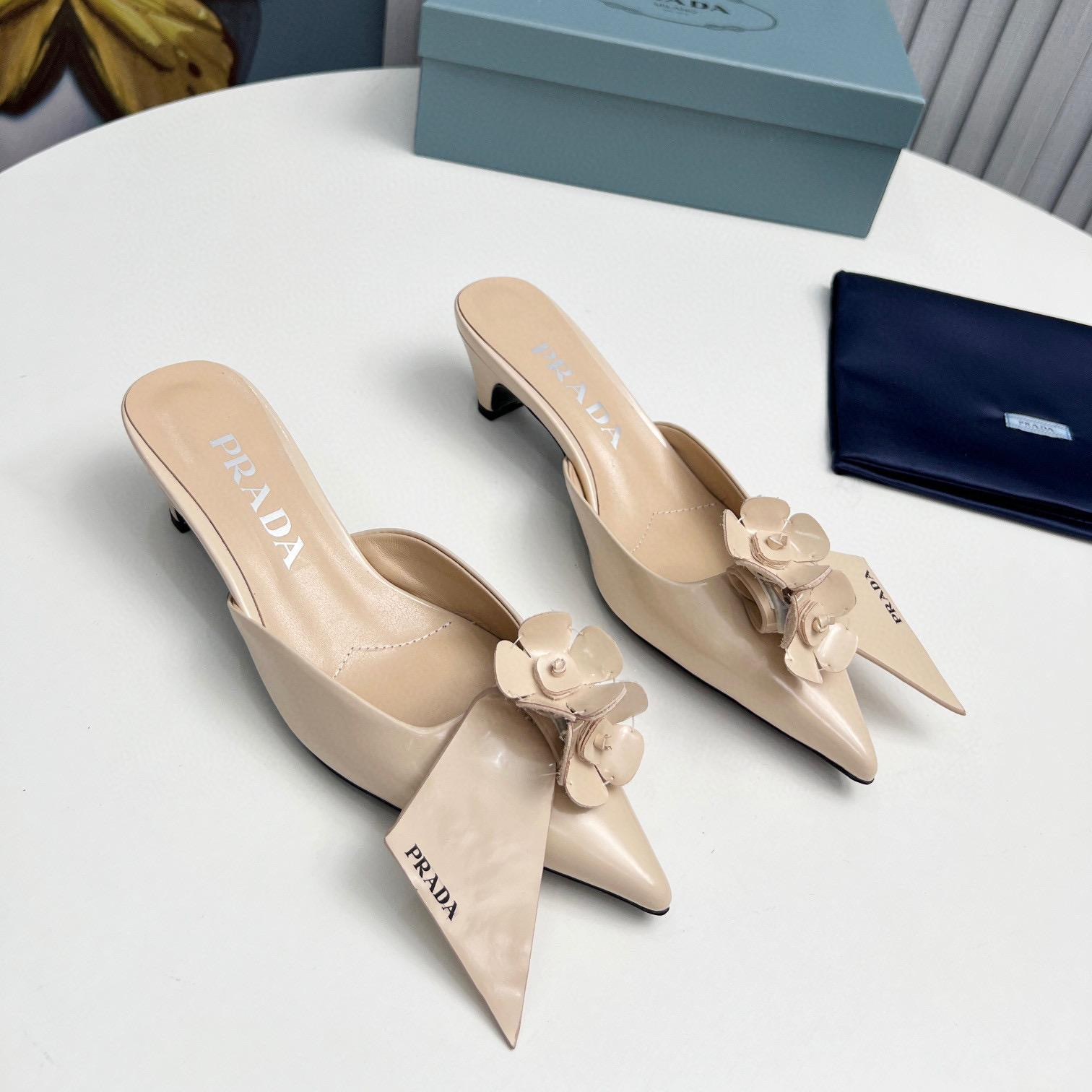 Prada  Patent Leather Flip-flops Sandals Slide