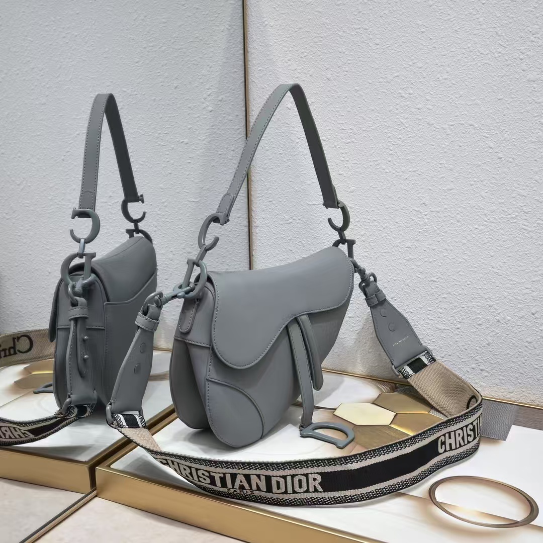 Dior SADDLE Bag Gray Ultramatte Calfskin M0446ILLO_M41G