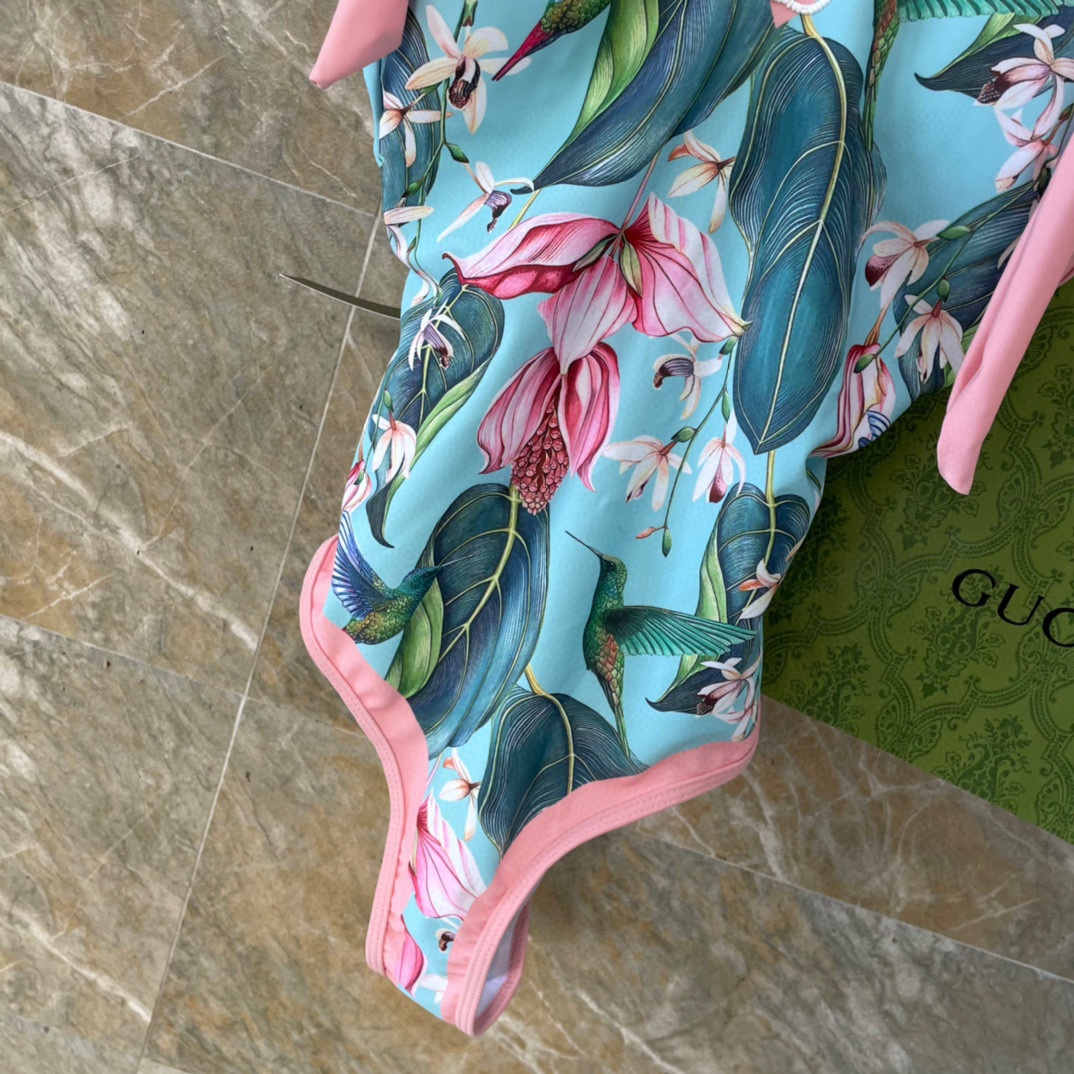 Gucci's new two-piece swimsuit set Swimsuit Swimwear