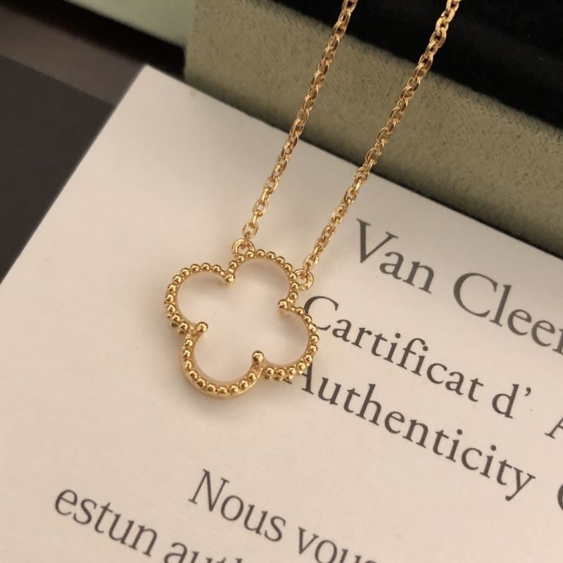 Van Cleef & Arpels Vca Four-Leaf Clover Transparent Necklace Jewelry