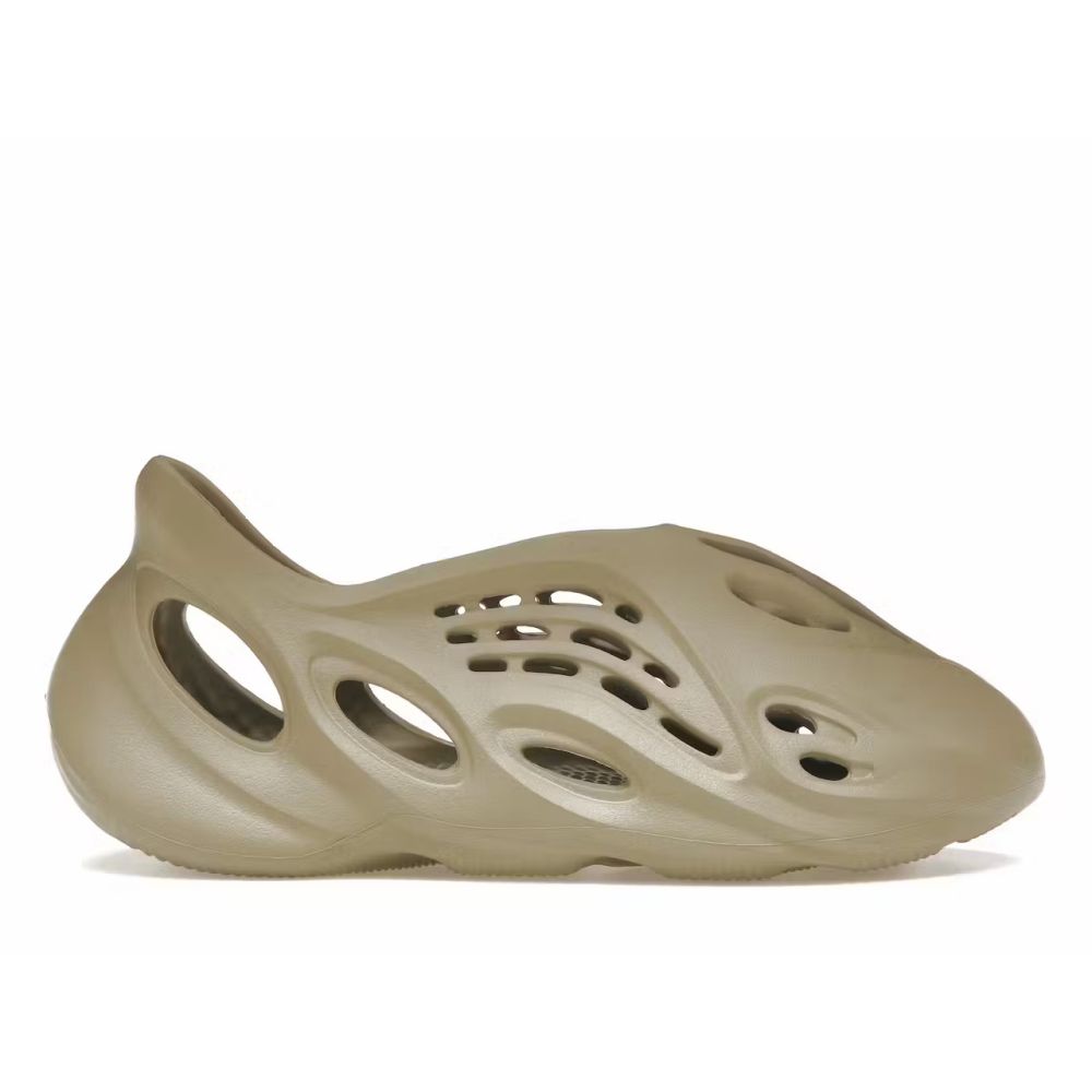 Yeezy Foam Runner Slide Sandals Onyx HP8739